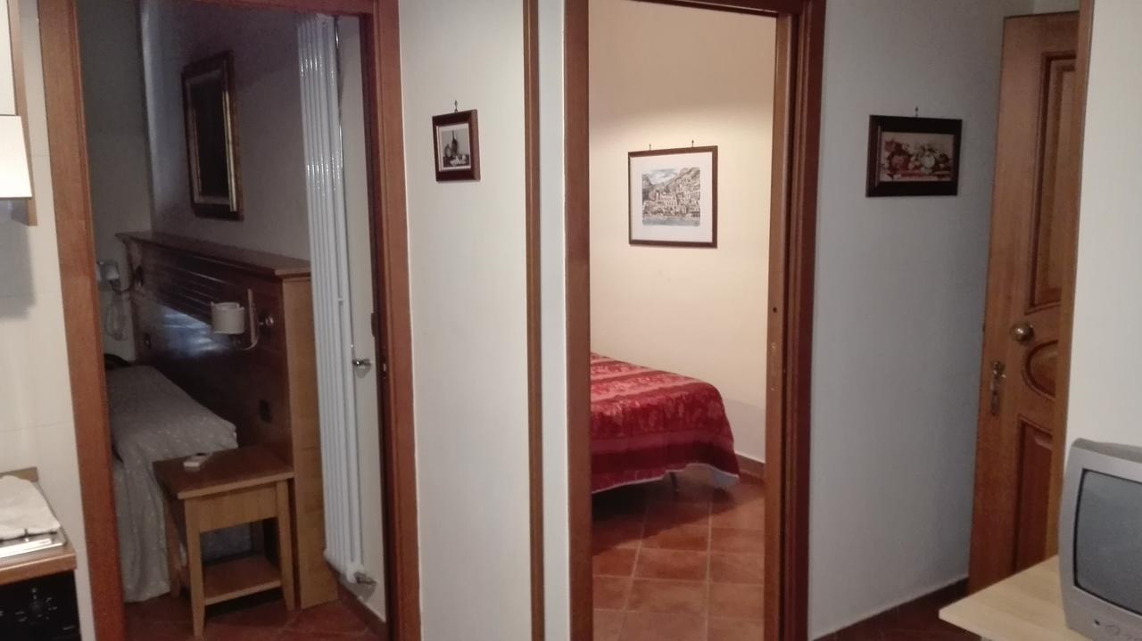 Hotel Sottovento Sant'Egidio del Monte Albino Екстериор снимка
