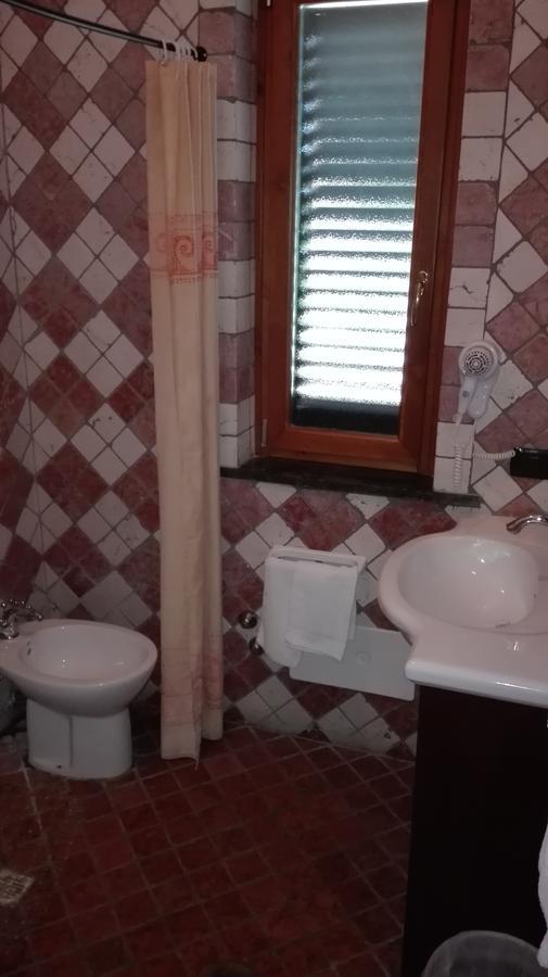 Hotel Sottovento Sant'Egidio del Monte Albino Екстериор снимка